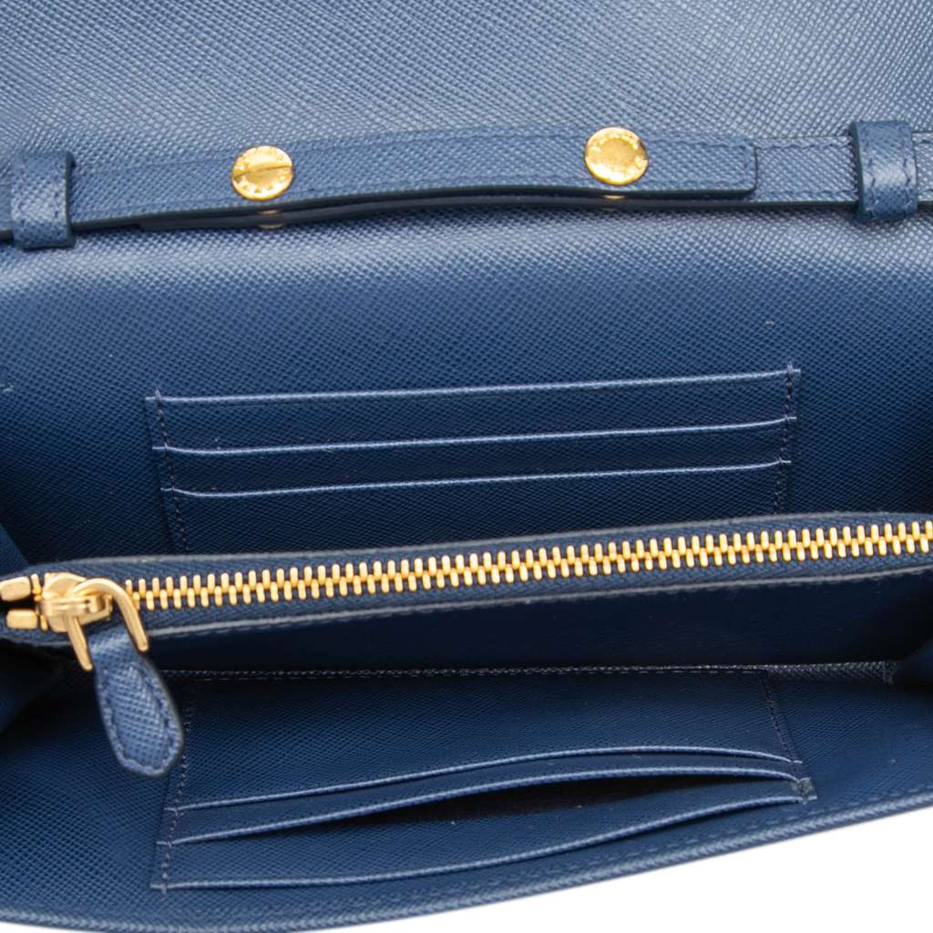 Prada Saffiano Lux Bow Wallet On Strap Blue Leather Good condition - Model View