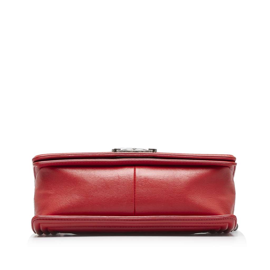 Chanel Old Medium Calfskin Double Stitch Boy Flap Red Leather Good condition - Model View