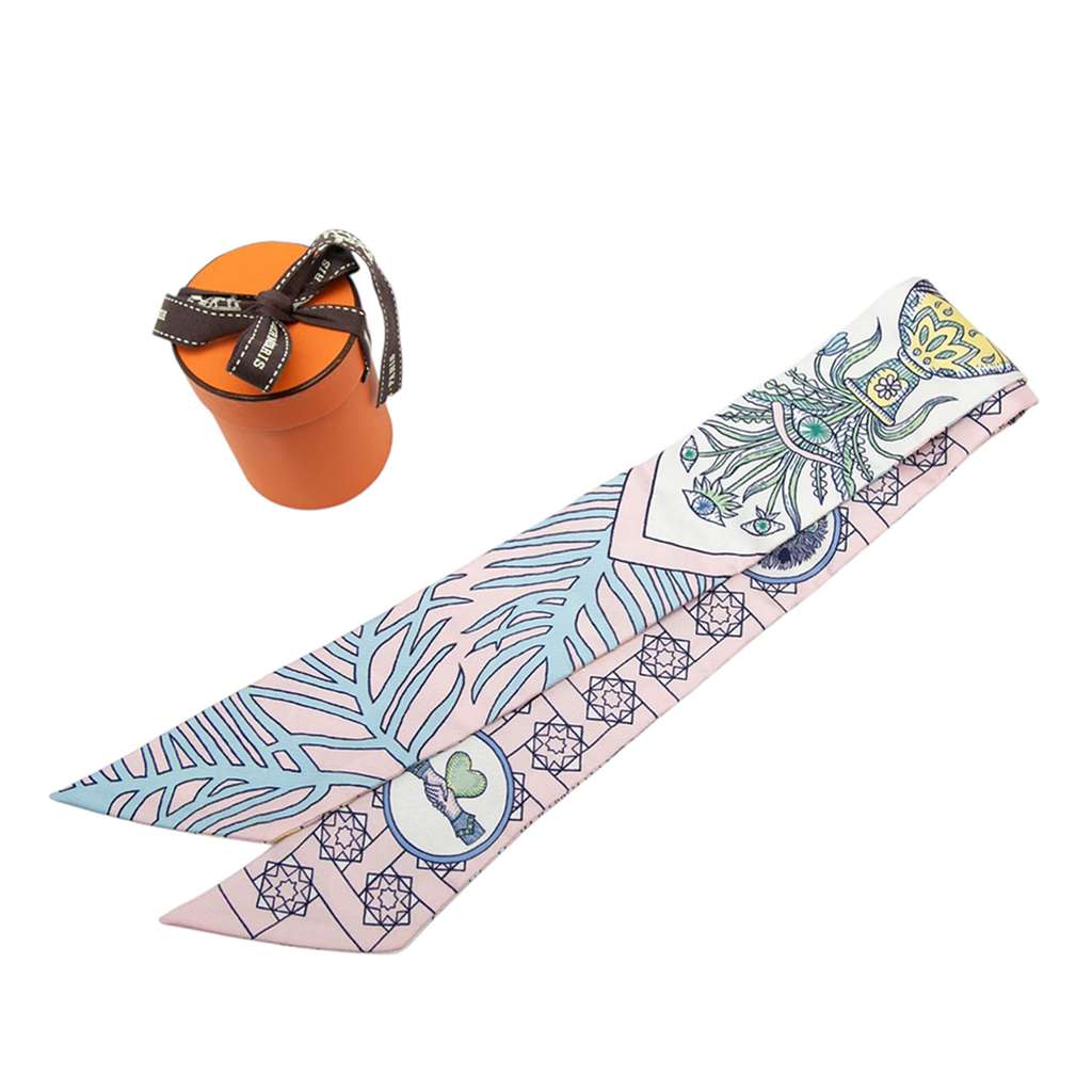 Hermès La Danse Des Amazones Silk Twilly Scarf Pink Silk Very good condition - Box View