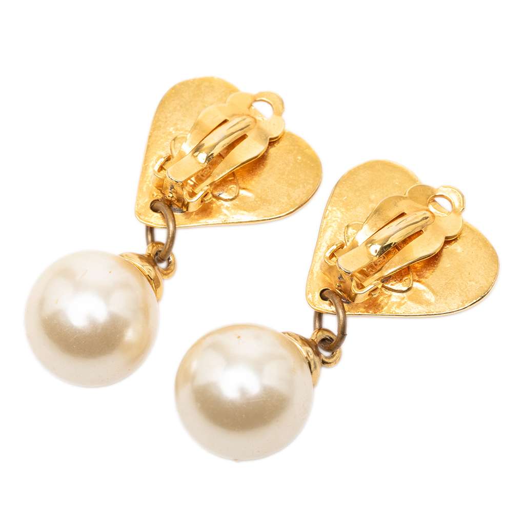 Chanel CC Gold Plated Faux Pearl Heart Drop Clip On Earrings Gold Metal Good condition - Back View