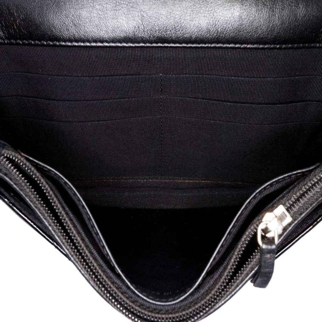 Chanel CC Quilted Patent Wallet On Chain Black Leather Good condition - Model View