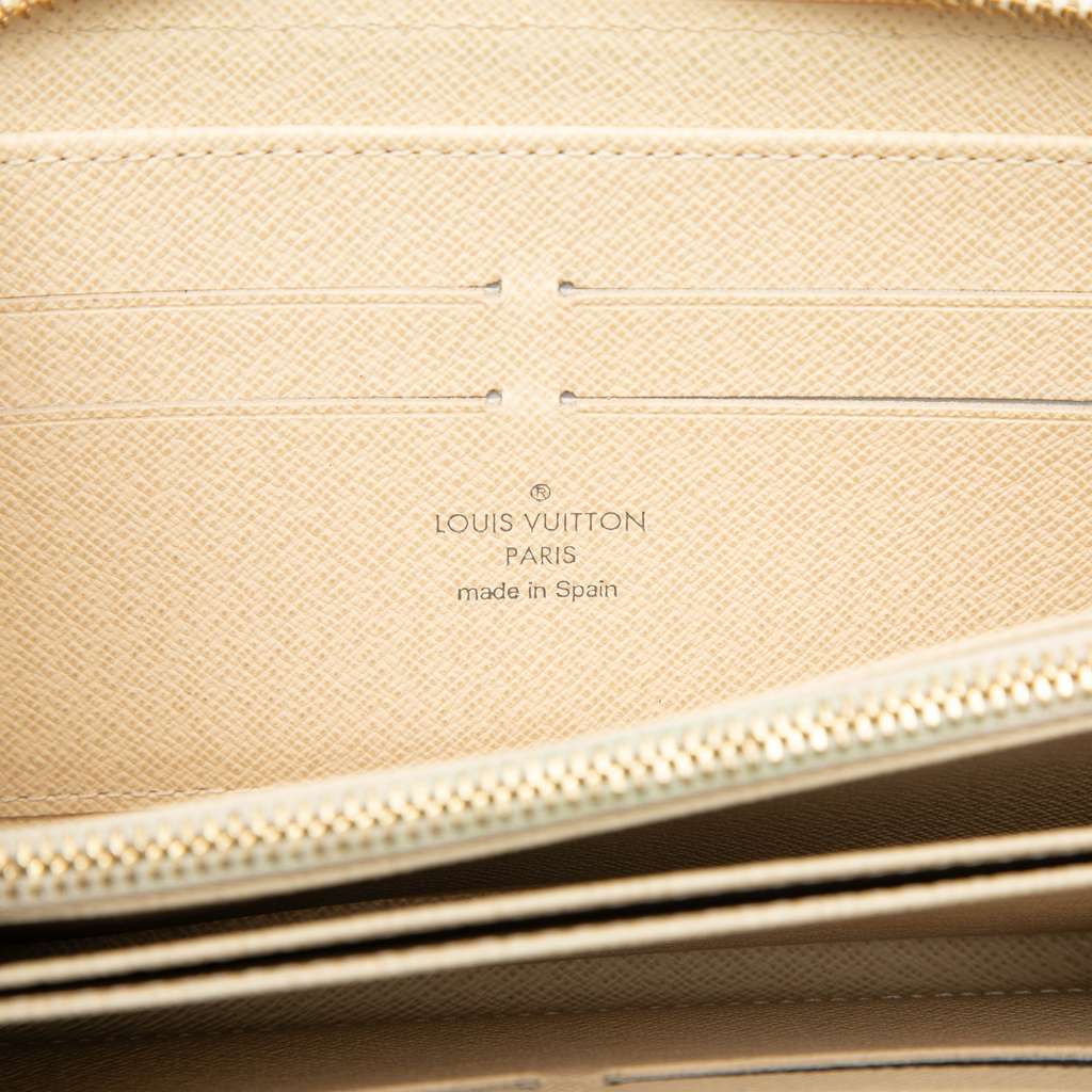 Louis Vuitton Damier Azur Zippy Wallet White Good condition - Box View