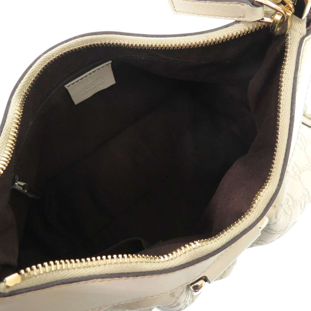 Gucci Guccissima Abbey D Ring Handbag White Leather Good condition - Model View