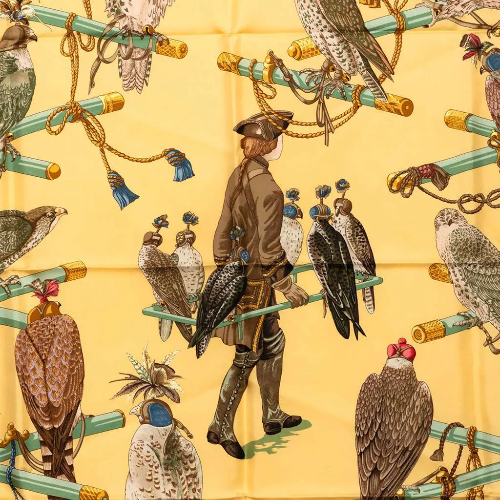 Hermès Les Oiseaux du Roy Silk Scarf 90 Yellow Silk Very good - Box View