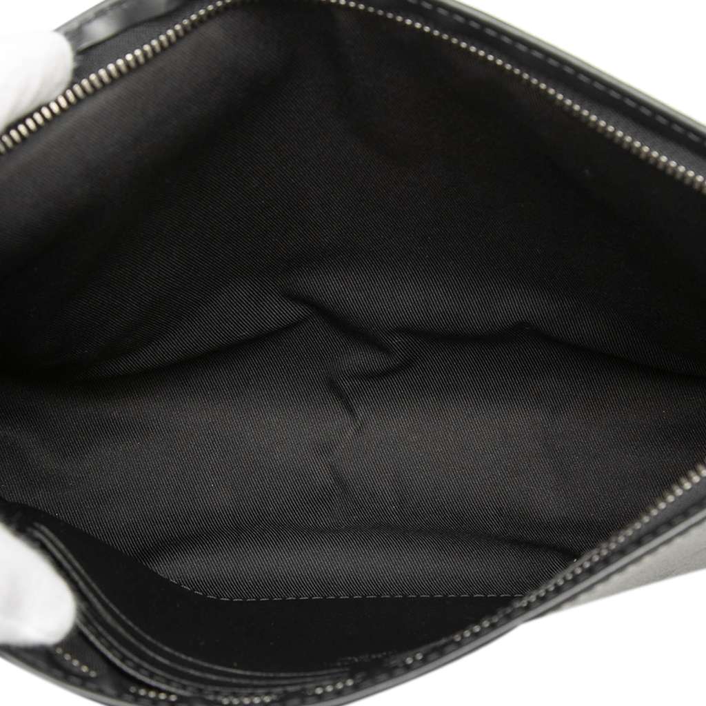 Louis Vuitton Monogram Eclipse Reverse Pochette Voyage MM Grey Good condition - Model View