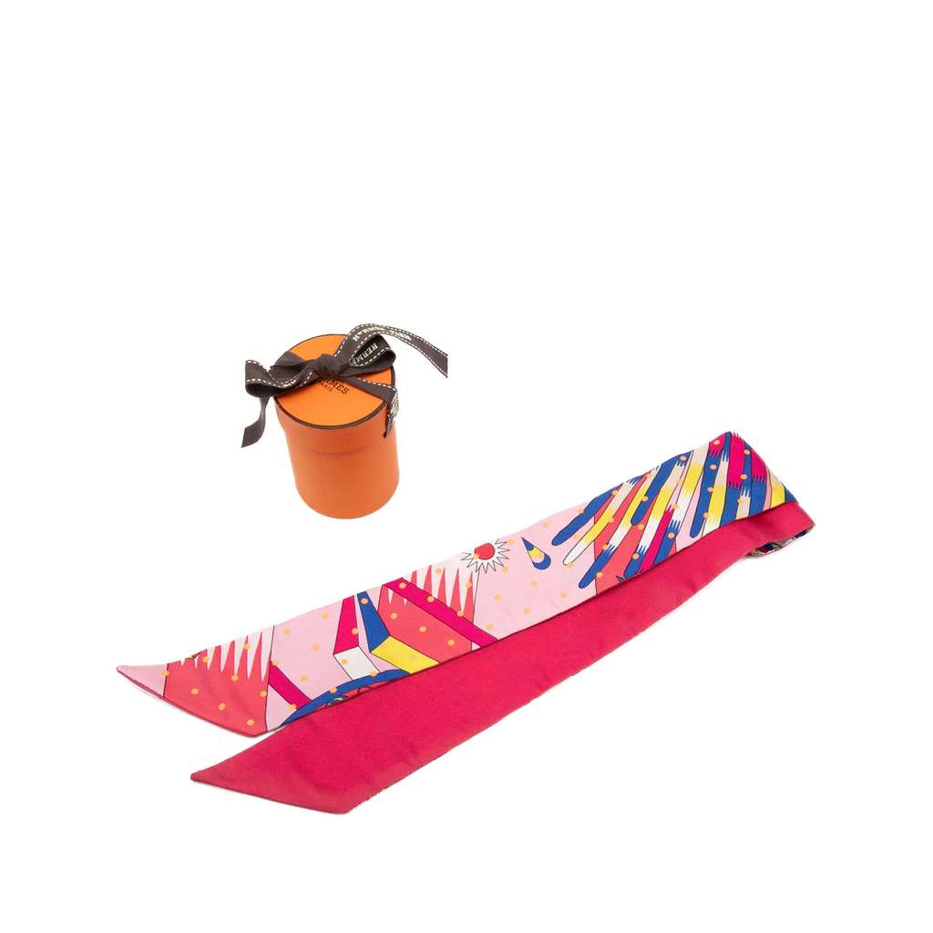 Hermès Plumetis Dots Silk Twilly Scarf Pink Silk Good condition - Model View