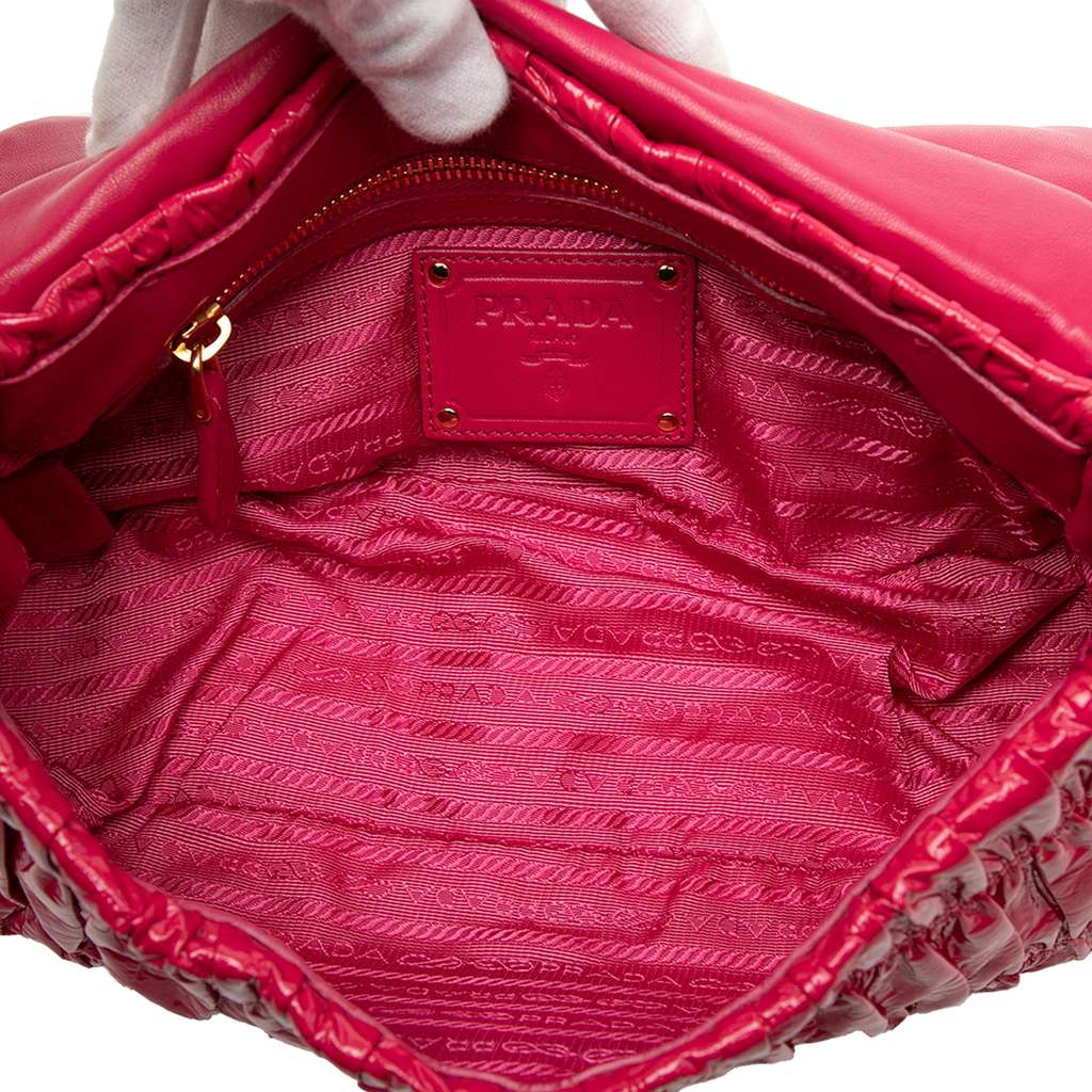Prada Vernice Gaufre Shoulder Bag Pink Leather Good condition - Model View