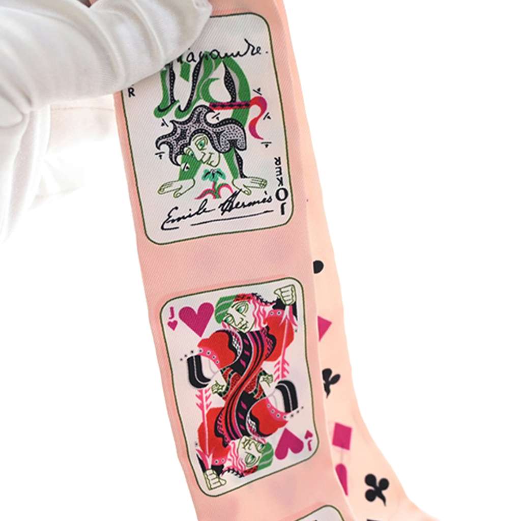 Hermès Jeu de Cartes Silk Twilly Scarf Pink Silk Good condition - Model View