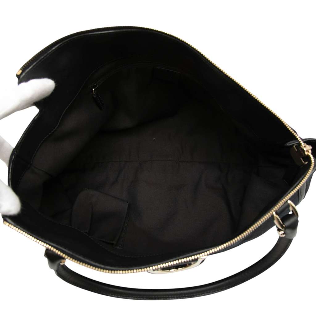 Gucci GG Canvas Abbey D Ring Tote Black Canvas Good condition - Model View