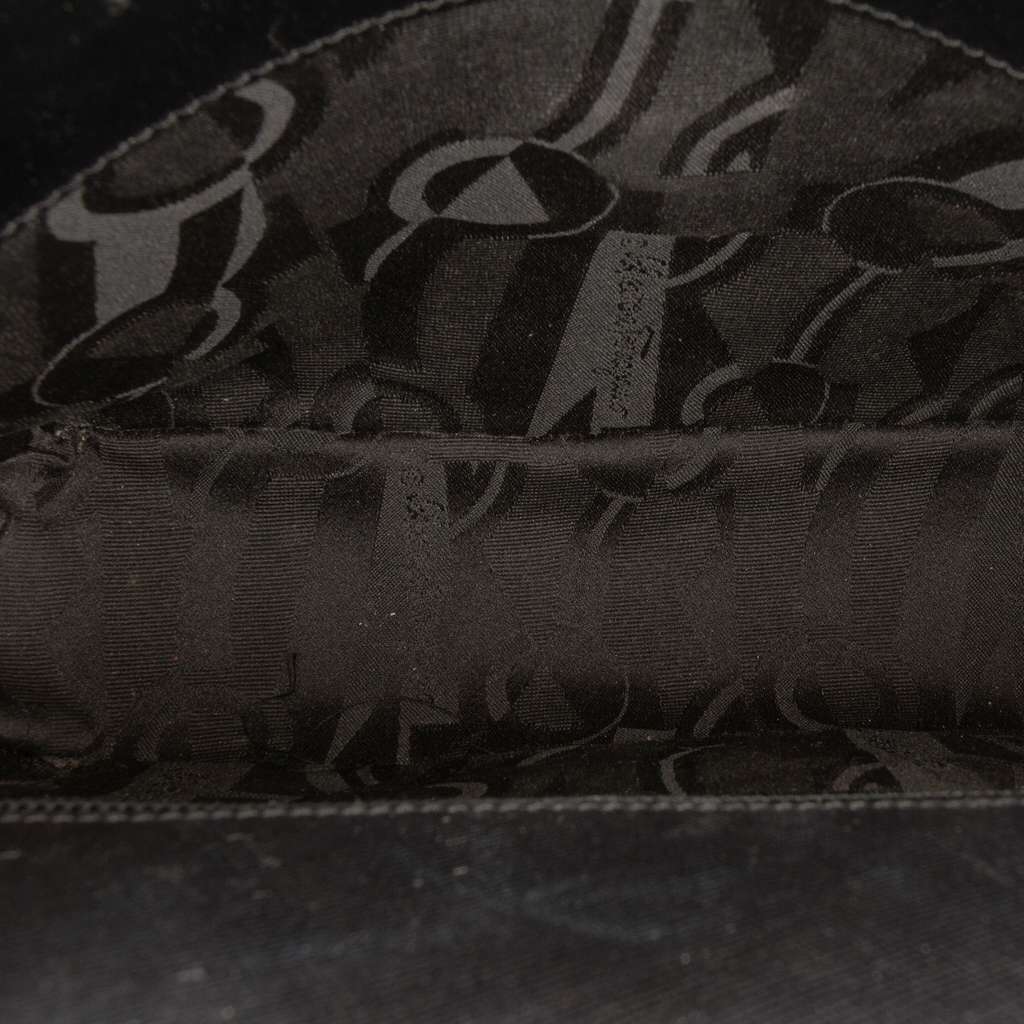 Salvatore Ferragamo Leather Gancini Shoulder Bag Black Leather Good condition - Model View