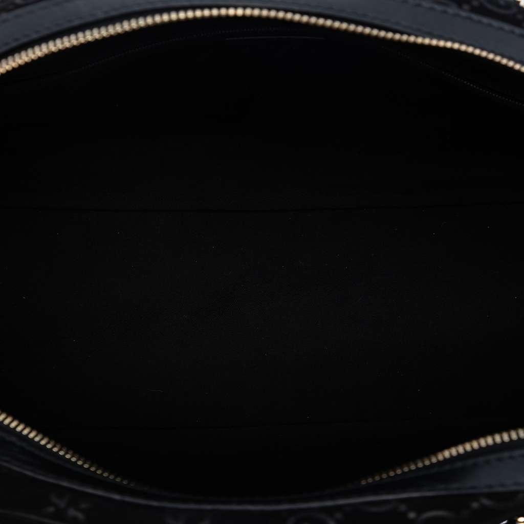 Gucci GG Suede Web Dome Handbag Black Leather Good condition - Model View