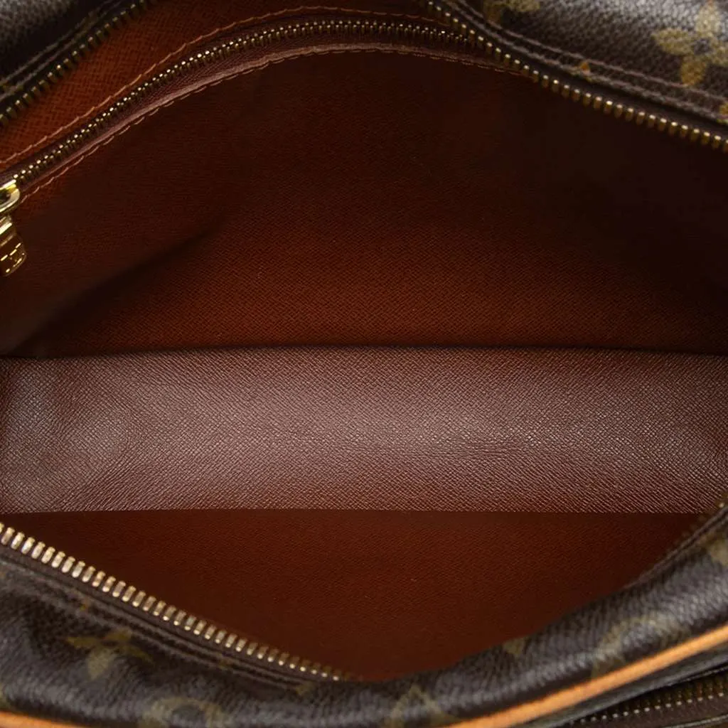 Louis Vuitton Monogram Nil Crossbody Brown Good - Model View