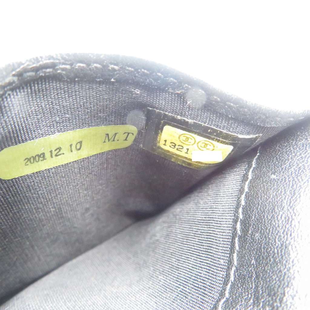 Chanel CC Patent Makeup Line Compact Wallet Black Leather Good condition - Box View