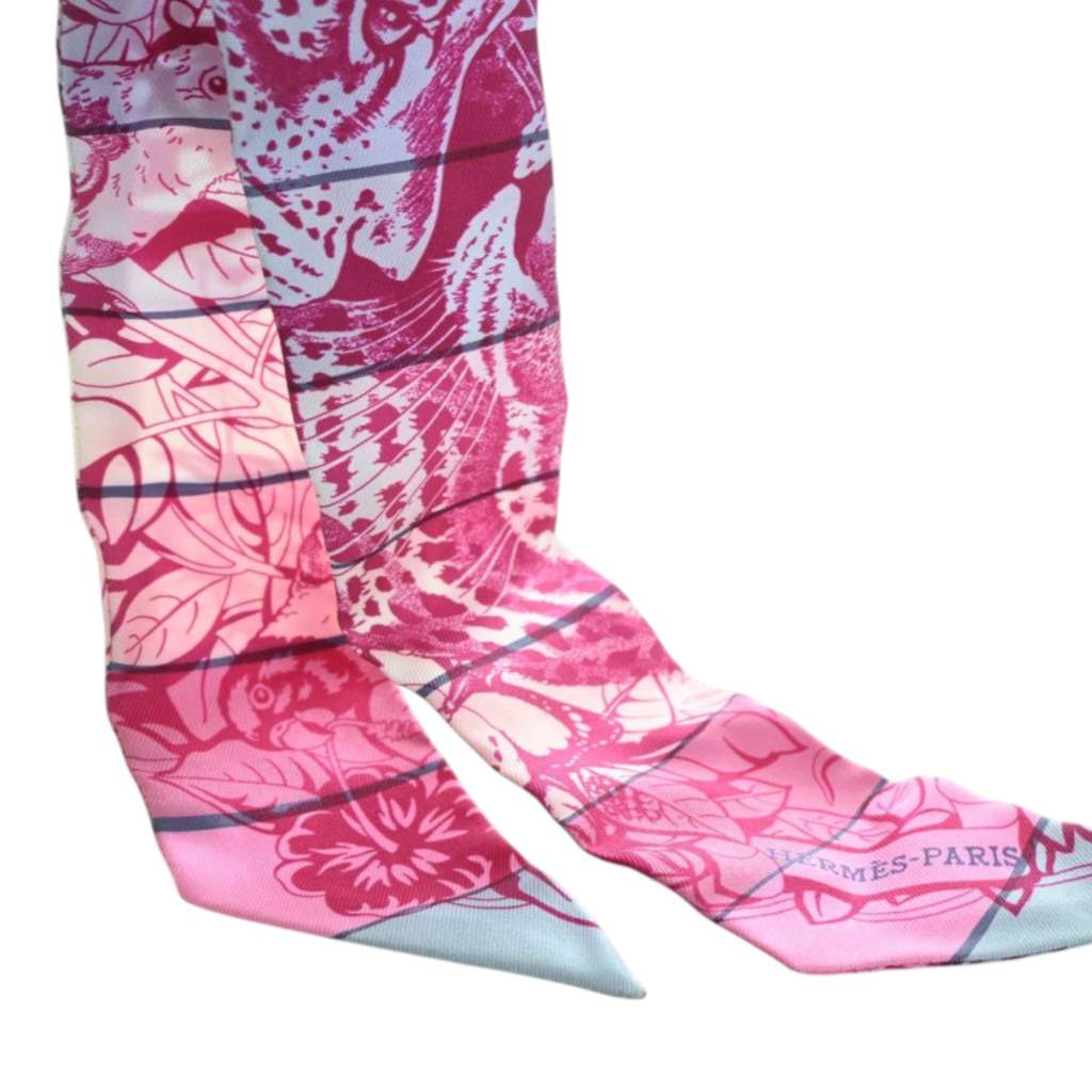 Hermès Jungle Love Rainbow Silk Twilly Scarf Pink Silk Good condition - Model View
