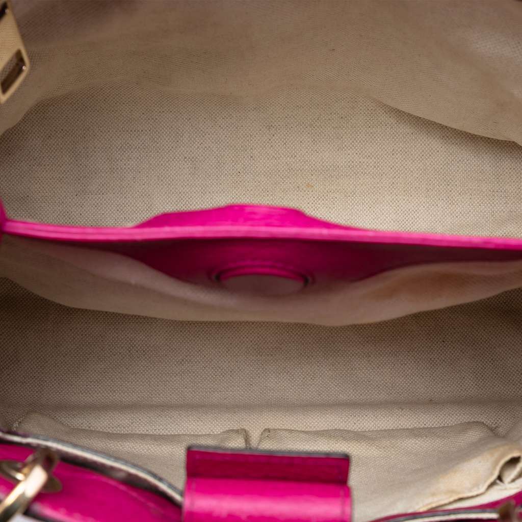 Gucci Small Calfskin Bamboo Shopper Satchel Pink Leather Good condition - Model View