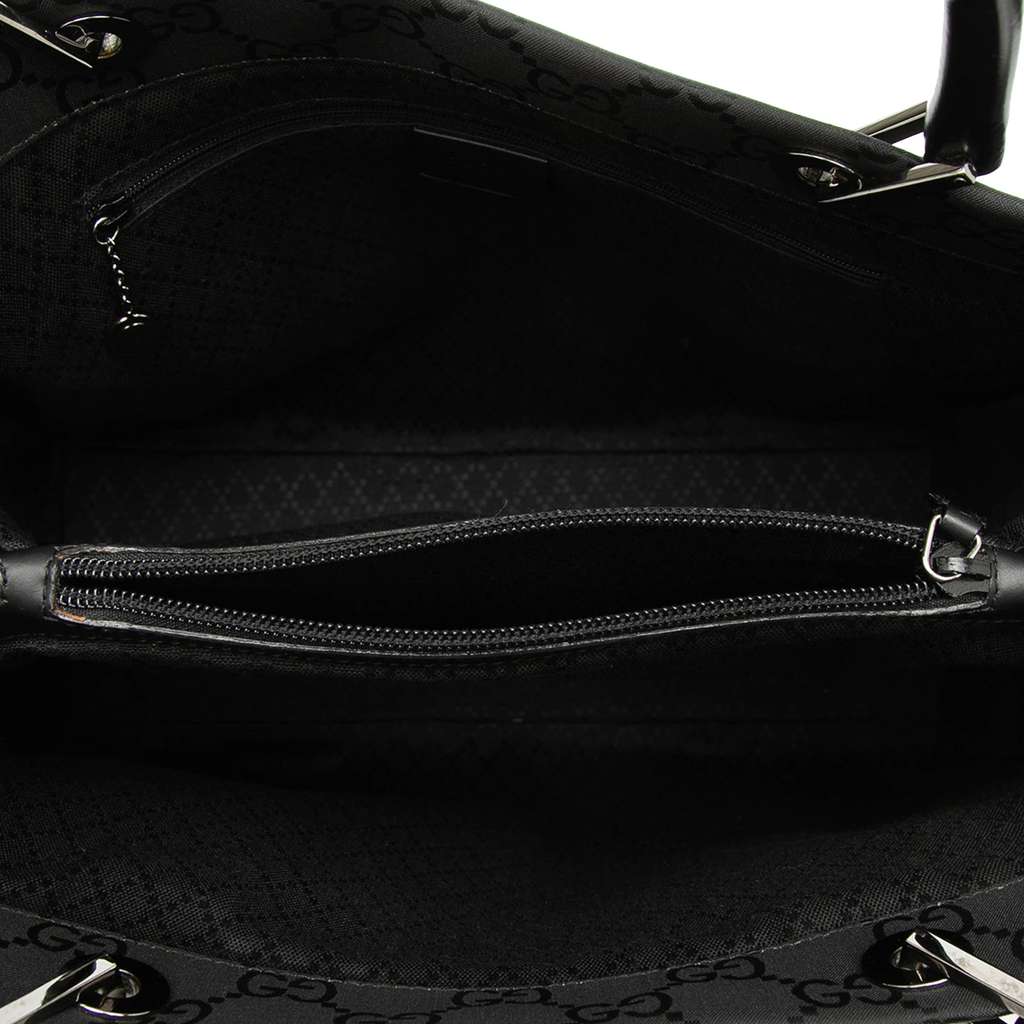 Gucci GG Nylon Bamboo Handbag Black Good condition - Model View