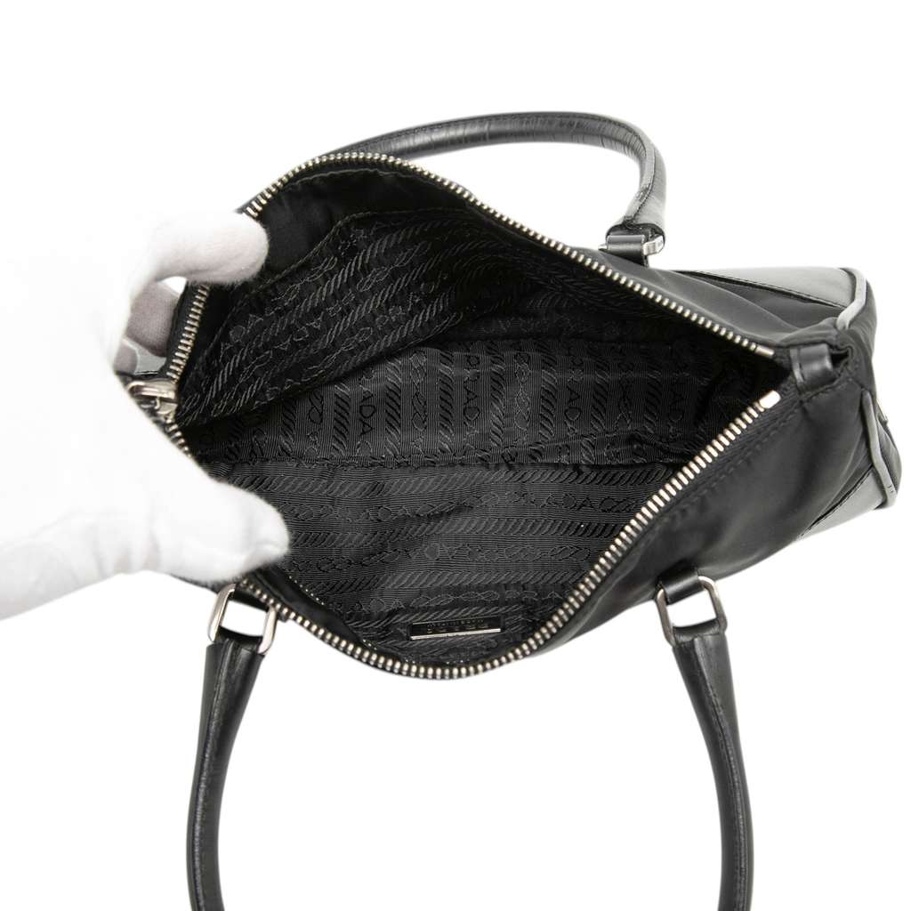 Prada Vitello Trimmed Tessuto Handbag Black Good condition - Model View