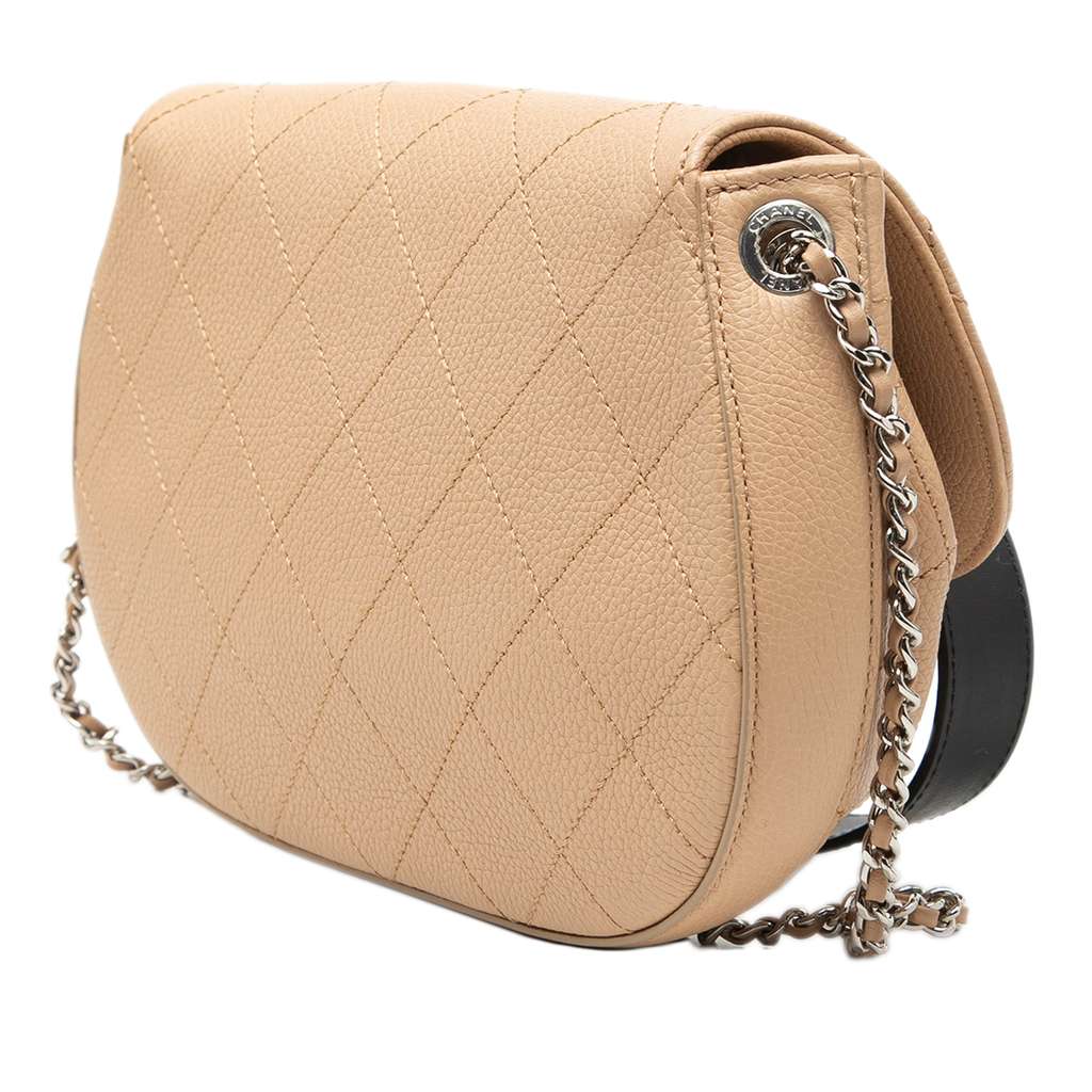 Chanel Quilted Grained Calfskin Accordion Saddle Bag Beige Leather Good condition - Back View