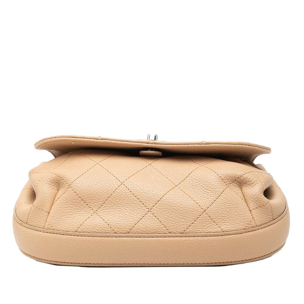 Chanel Quilted Grained Calfskin Accordion Saddle Bag Beige Leather Good condition - Inside View