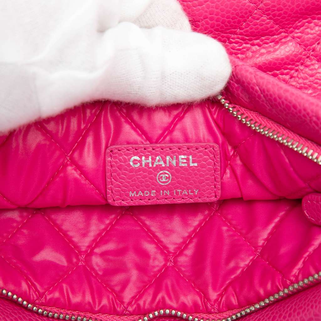 Chanel Quilted Caviar CC Beauty Foldover Clutch Pink Leather Good condition - Box View