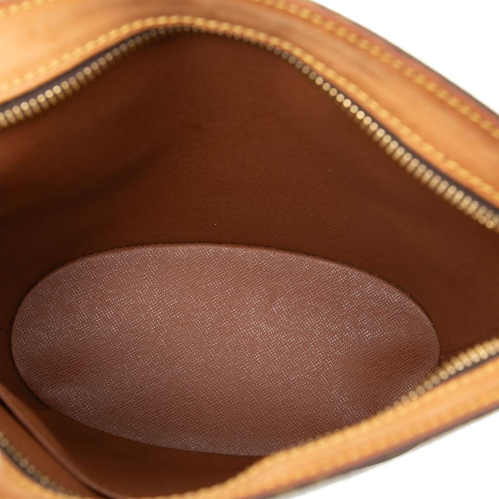 Louis Vuitton Monogram Drouot Brown Good condition - Model View