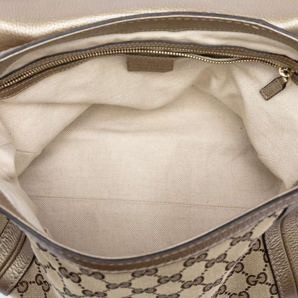 Gucci GG Canvas Bella Flap Satchel Beige Good condition - Model View