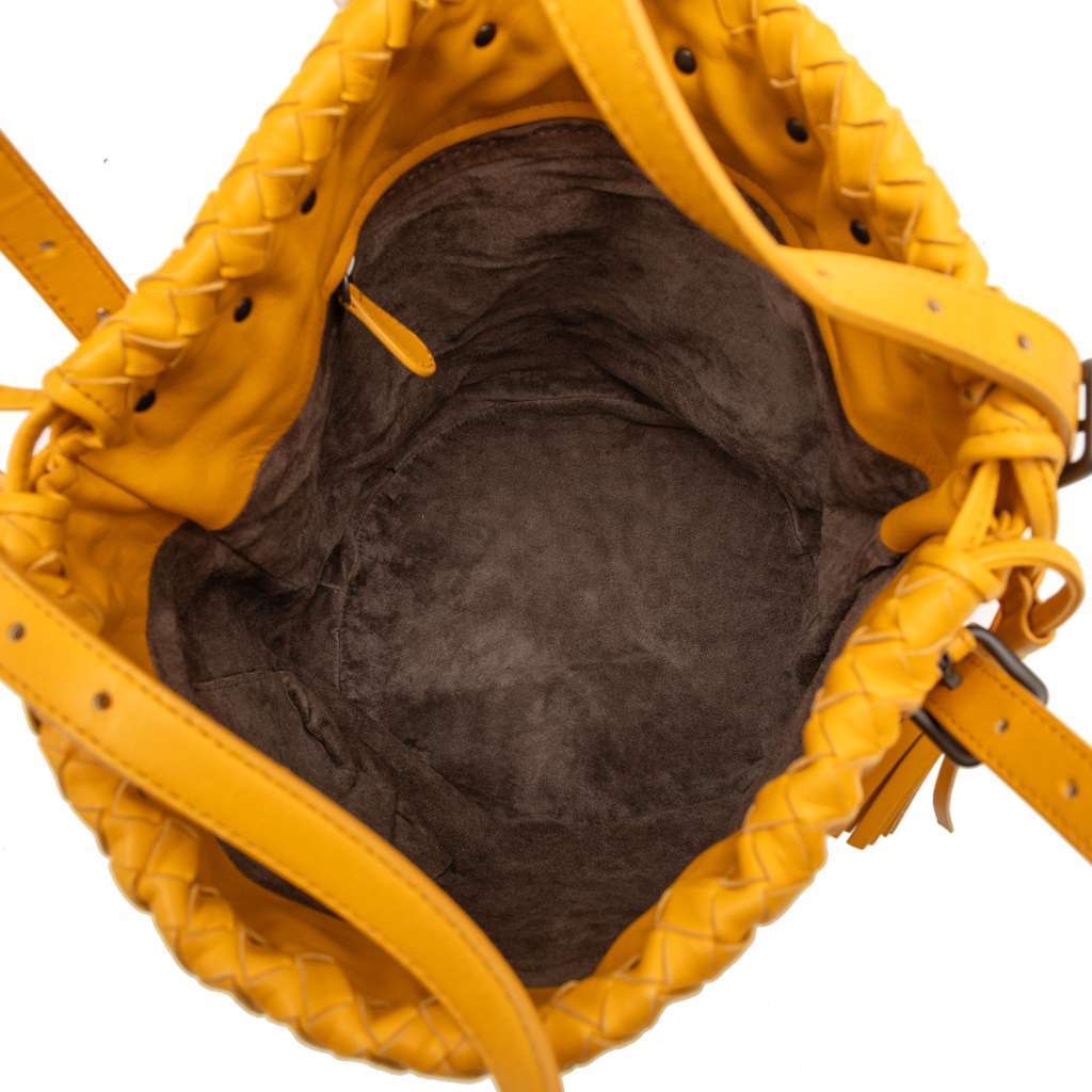 Bottega Veneta Nappa Intrecciato Drawstring Bucket Bag Orange Leather Good condition - Model View