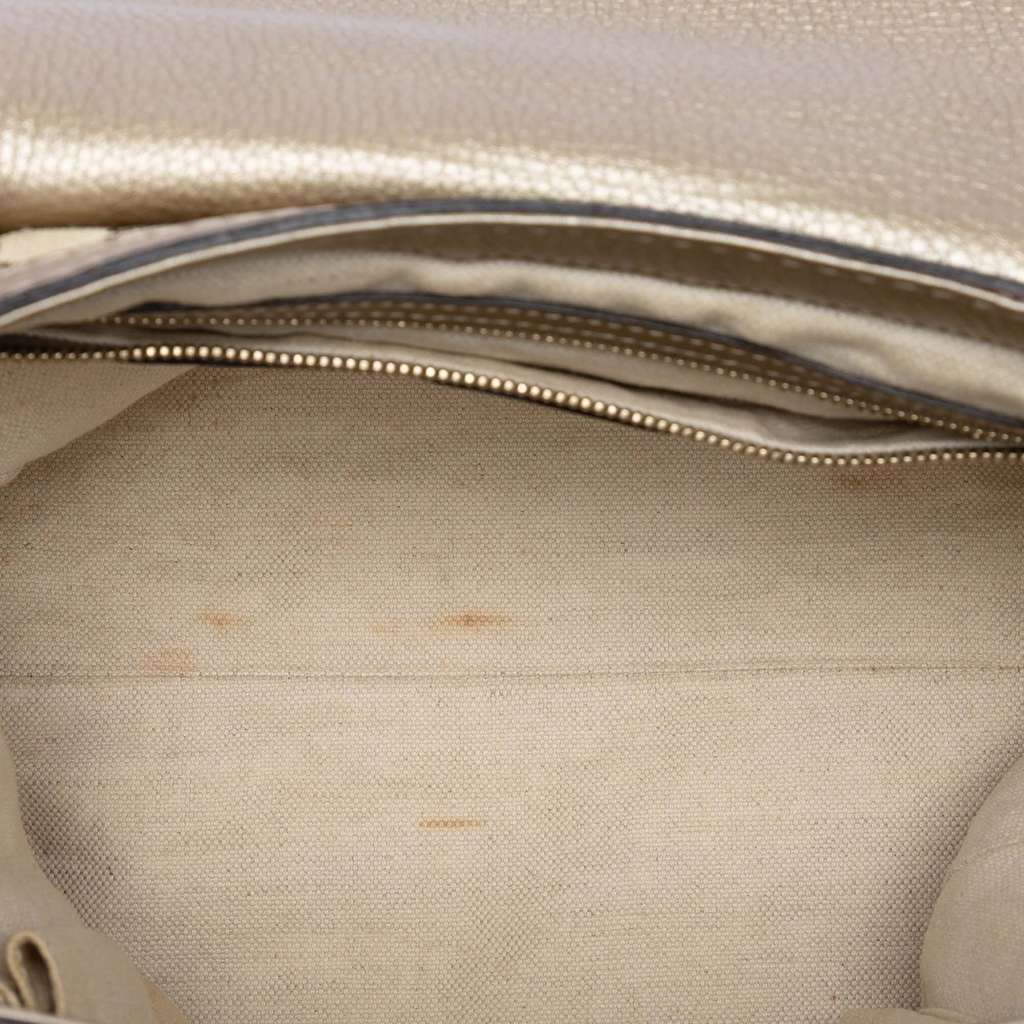 Gucci GG Canvas Bella Flap Satchel Beige Good condition - Model View