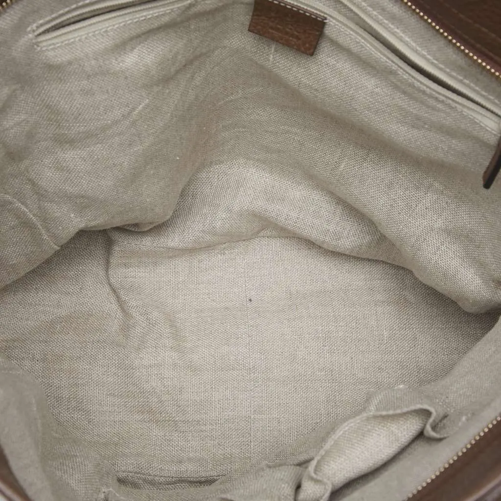 Gucci GG Canvas Bree Zippered Tote Beige Very good - Model View