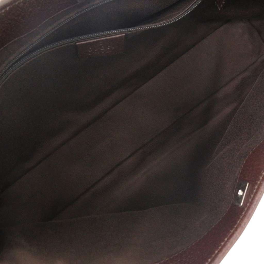 Gucci GG Canvas Tote Beige Canvas Good condition - Model View