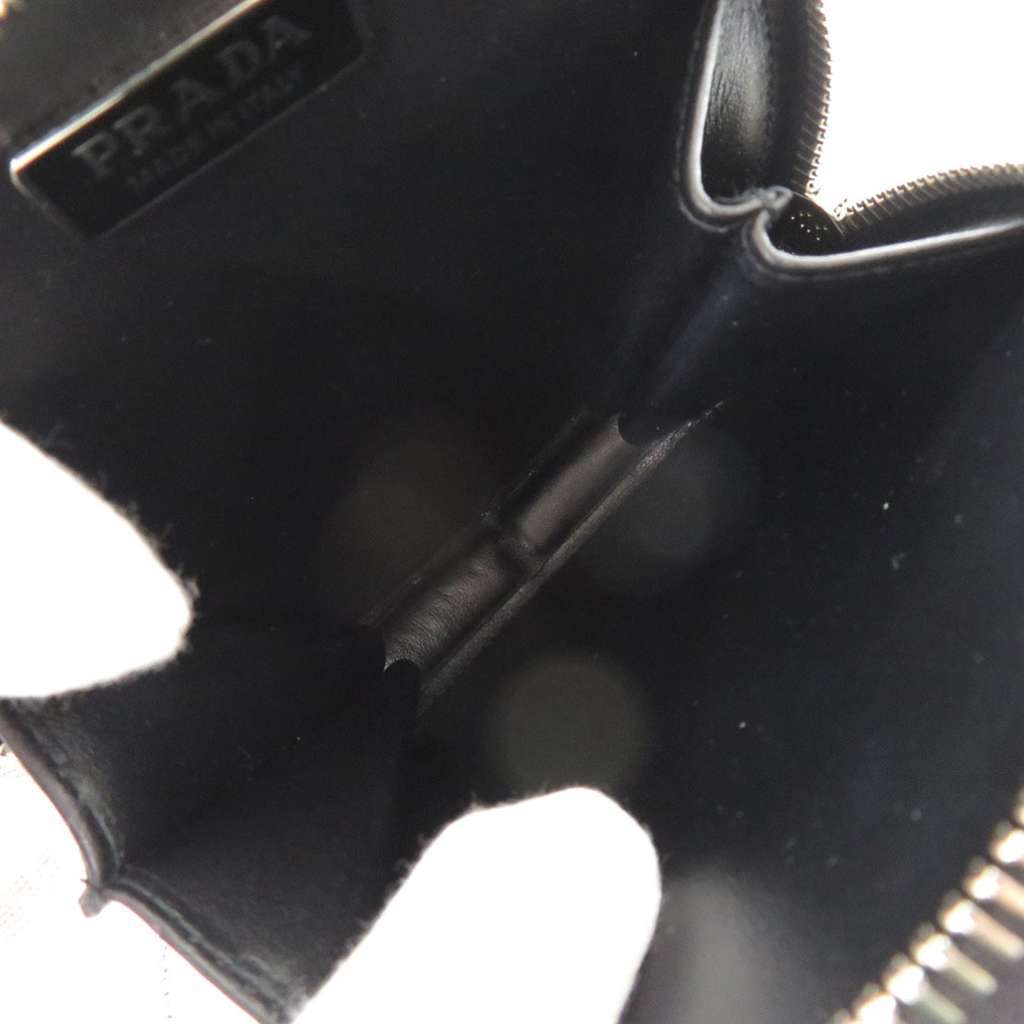 Prada Spazzolato Round Chain Coin Crossbody Silver Leather Good condition - Model View