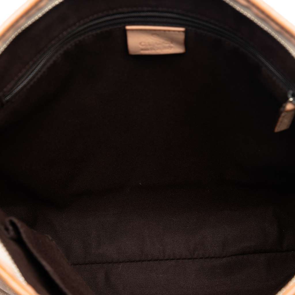 Gucci GG Canvas Abbey D Ring Crossbody Beige Good condition - Model View