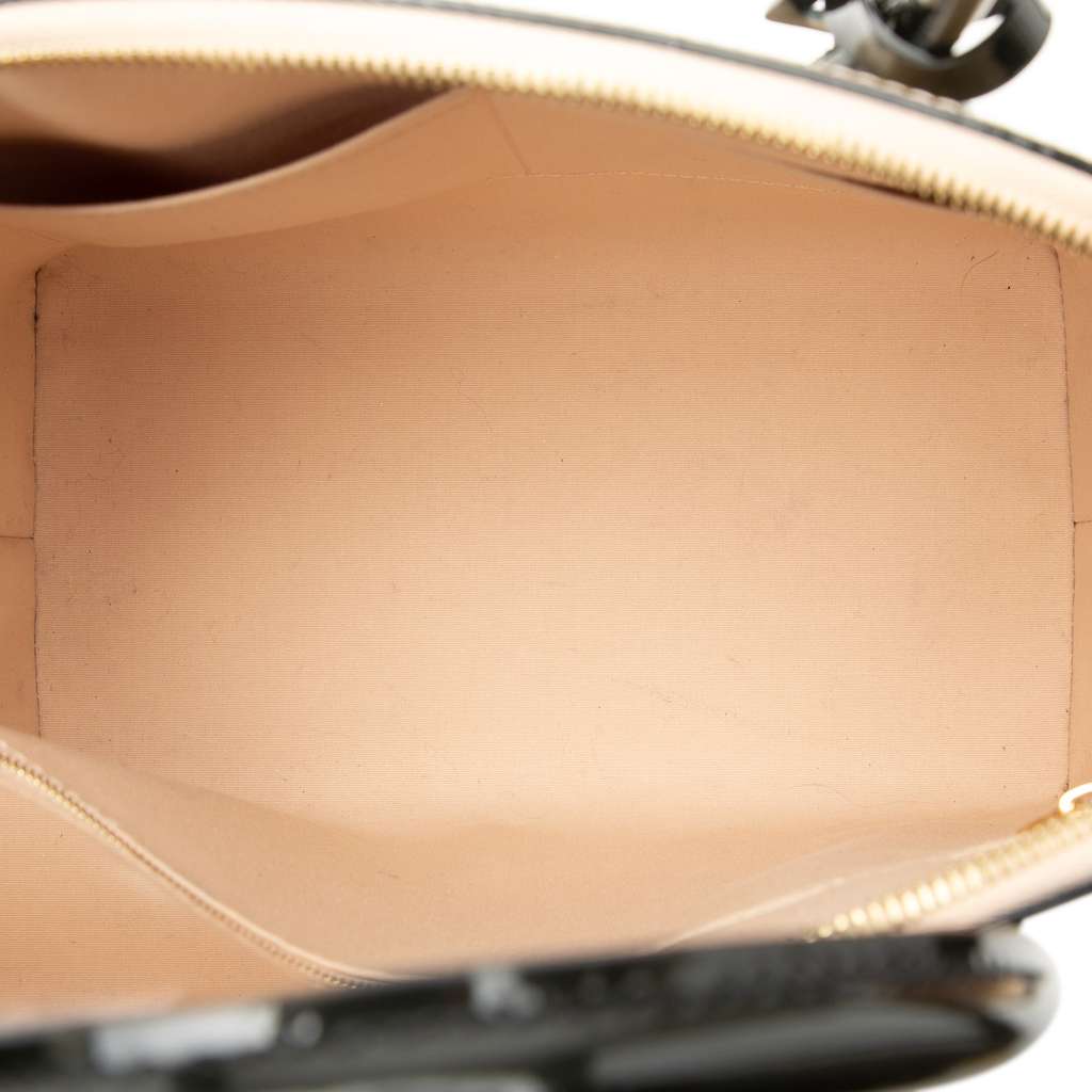 Louis Vuitton Monogram Vernis Lockit PM Beige Leather Good condition - Model View