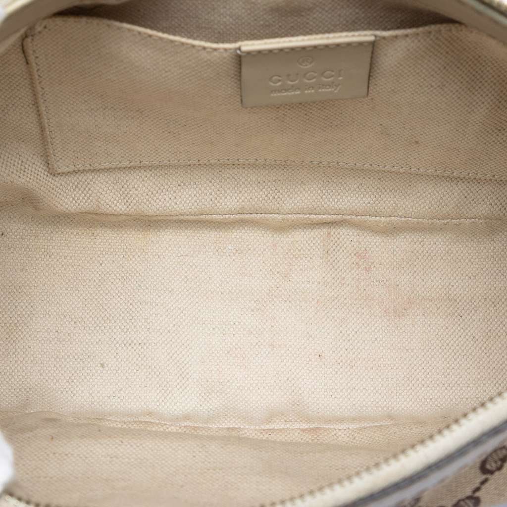 Gucci GG Canvas Mayfair Shoulder Bag Beige Good condition - Model View