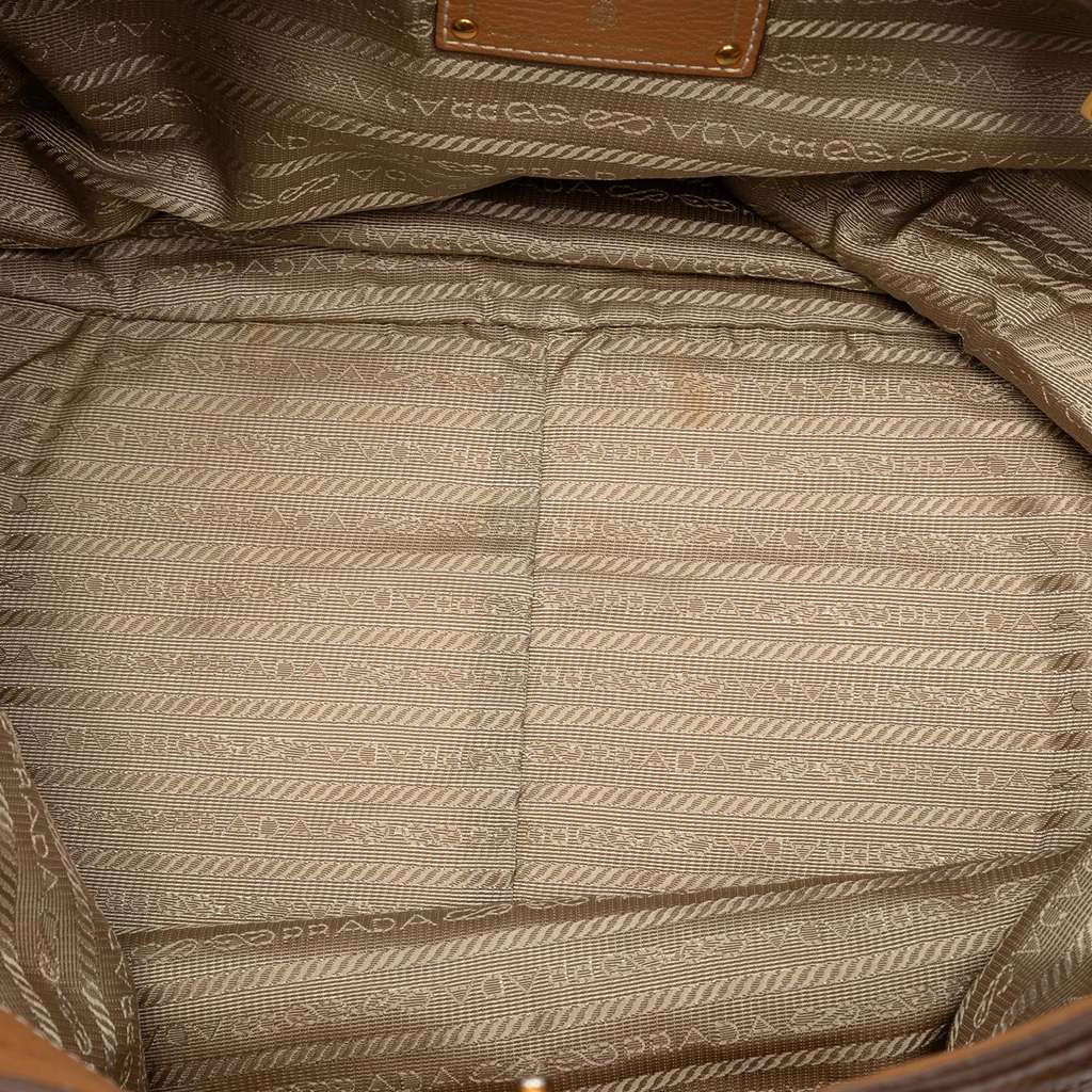 Prada Vitello Daino Shoulder Bag Brown Leather Good condition - Model View