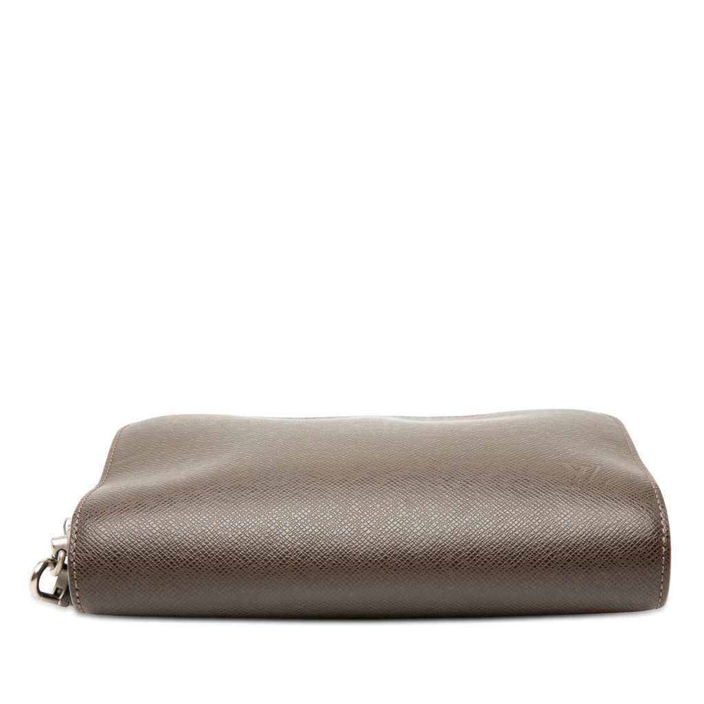 Louis Vuitton Taiga Pochette Baikal Brown Leather Good condition - Inside View