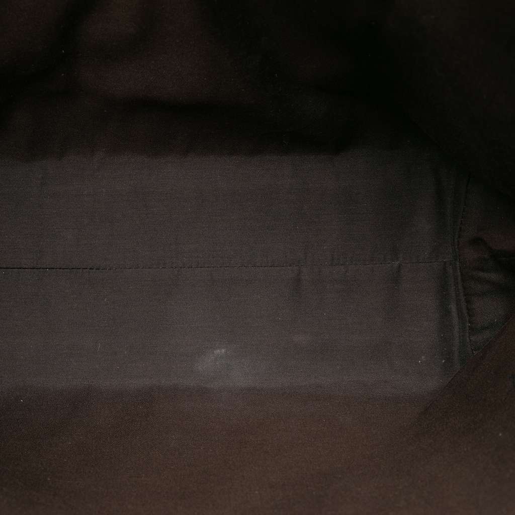 Gucci GG Crystal Tote Beige Good condition - Model View