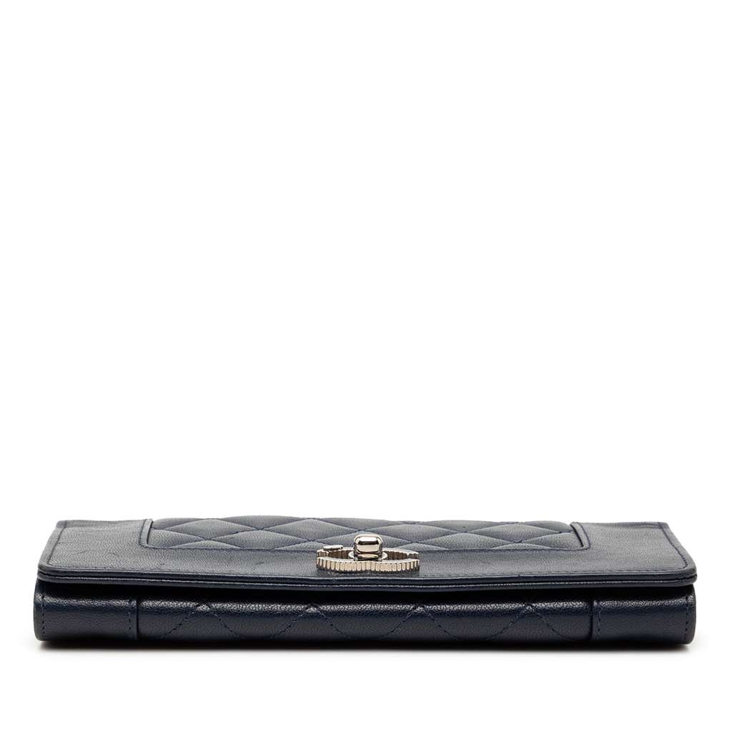 Chanel Quilted Chevron Sheepskin Mademoiselle Vintage Flap Long Wallet Blue Leather Good condition - Inside View