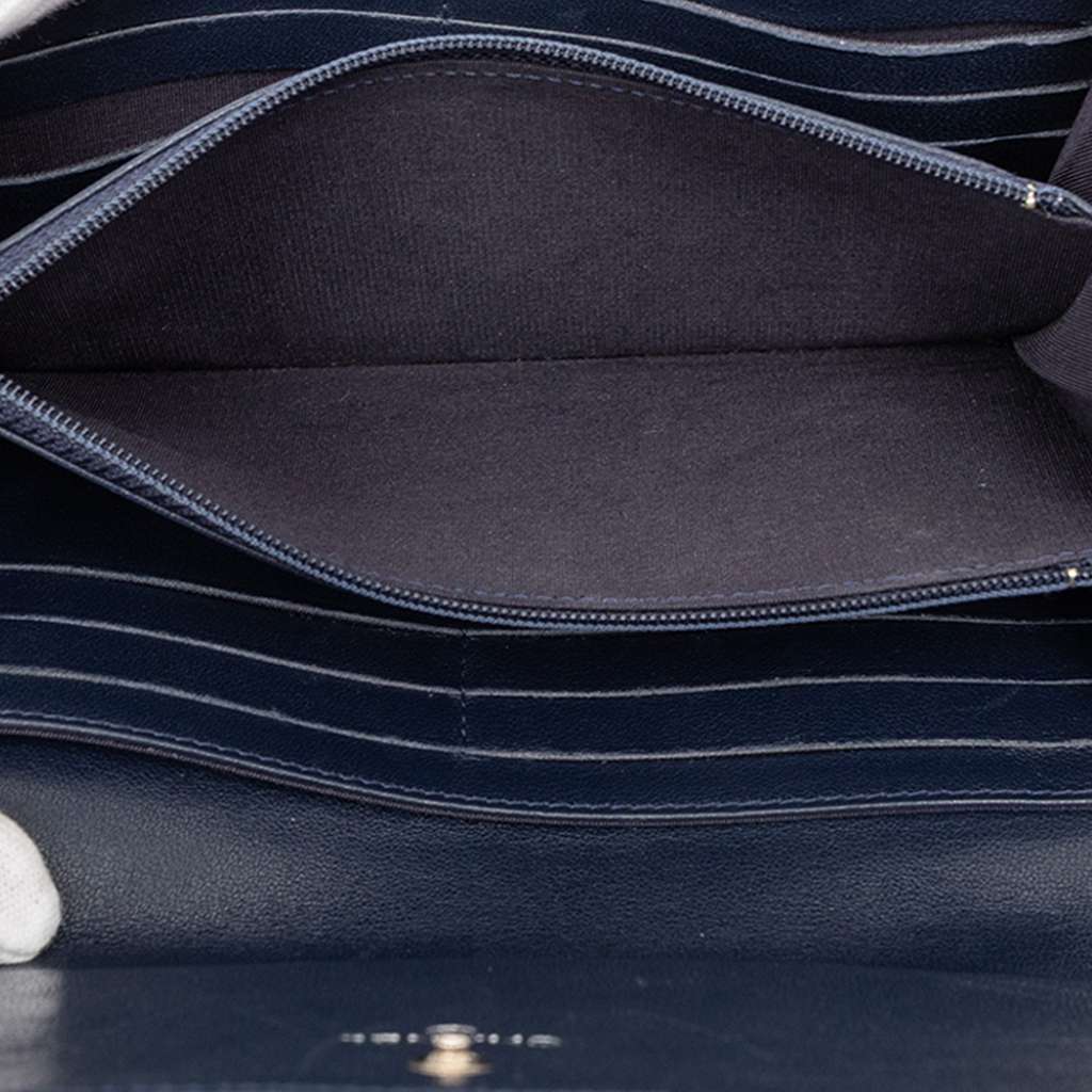 Chanel Quilted Chevron Sheepskin Mademoiselle Vintage Flap Long Wallet Blue Leather Good condition - Model View