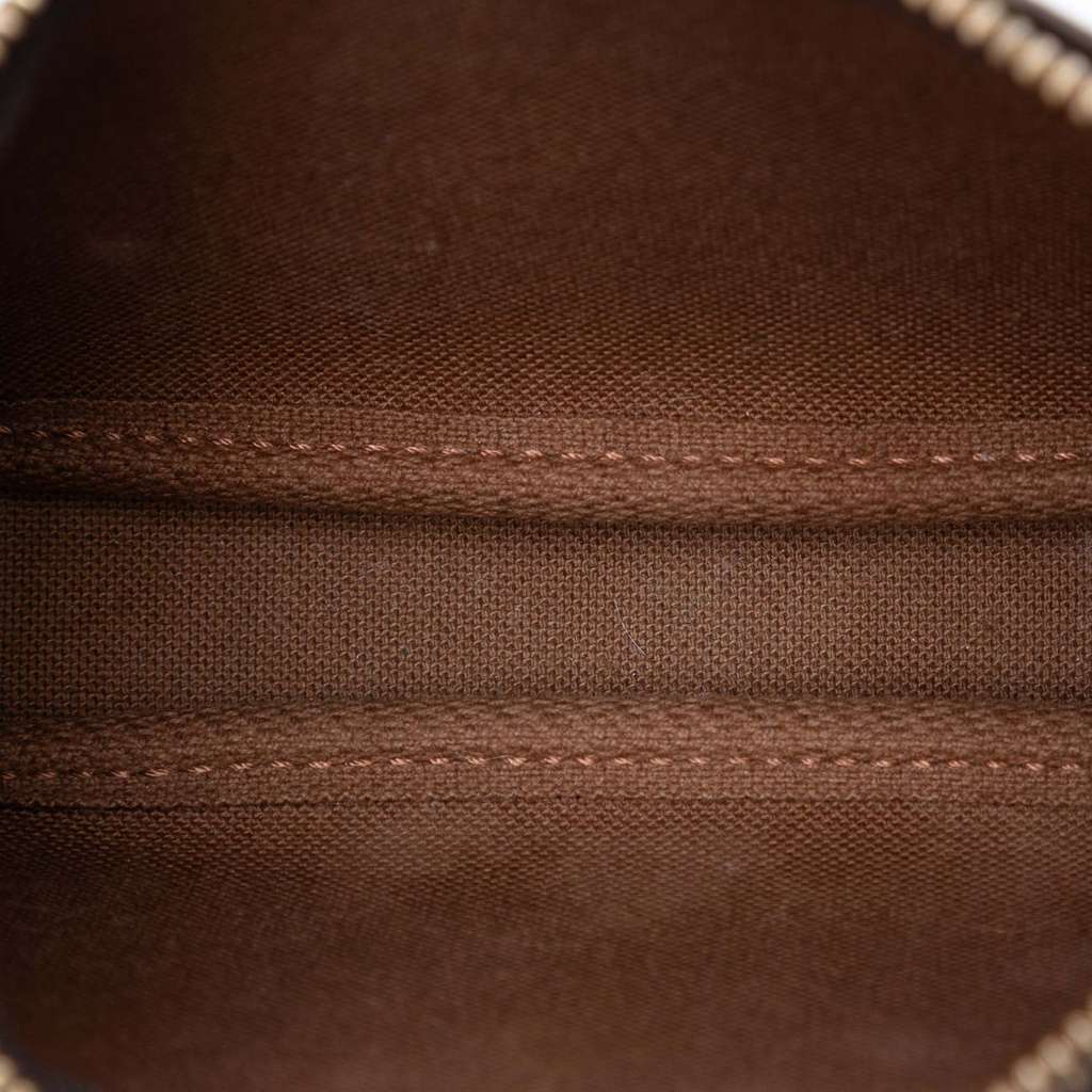 Louis Vuitton Monogram Mini Pochette Accessoires Brown Good condition - Model View