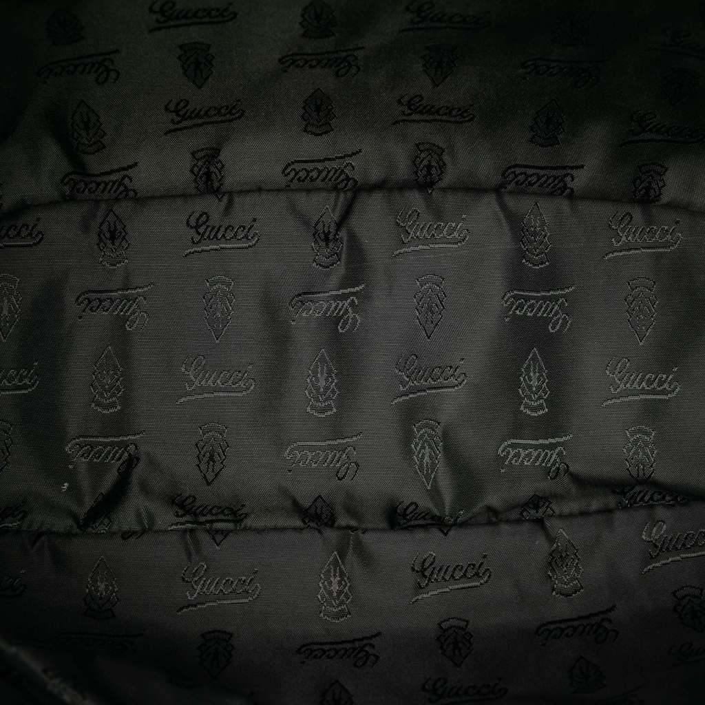 Gucci Small GG Canvas Tribeca Tote Beige Good condition - Model View