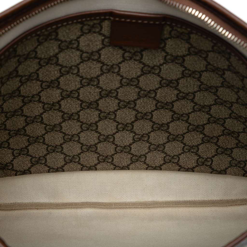 Gucci GG Supreme Web Crossbody Beige Good condition - Model View