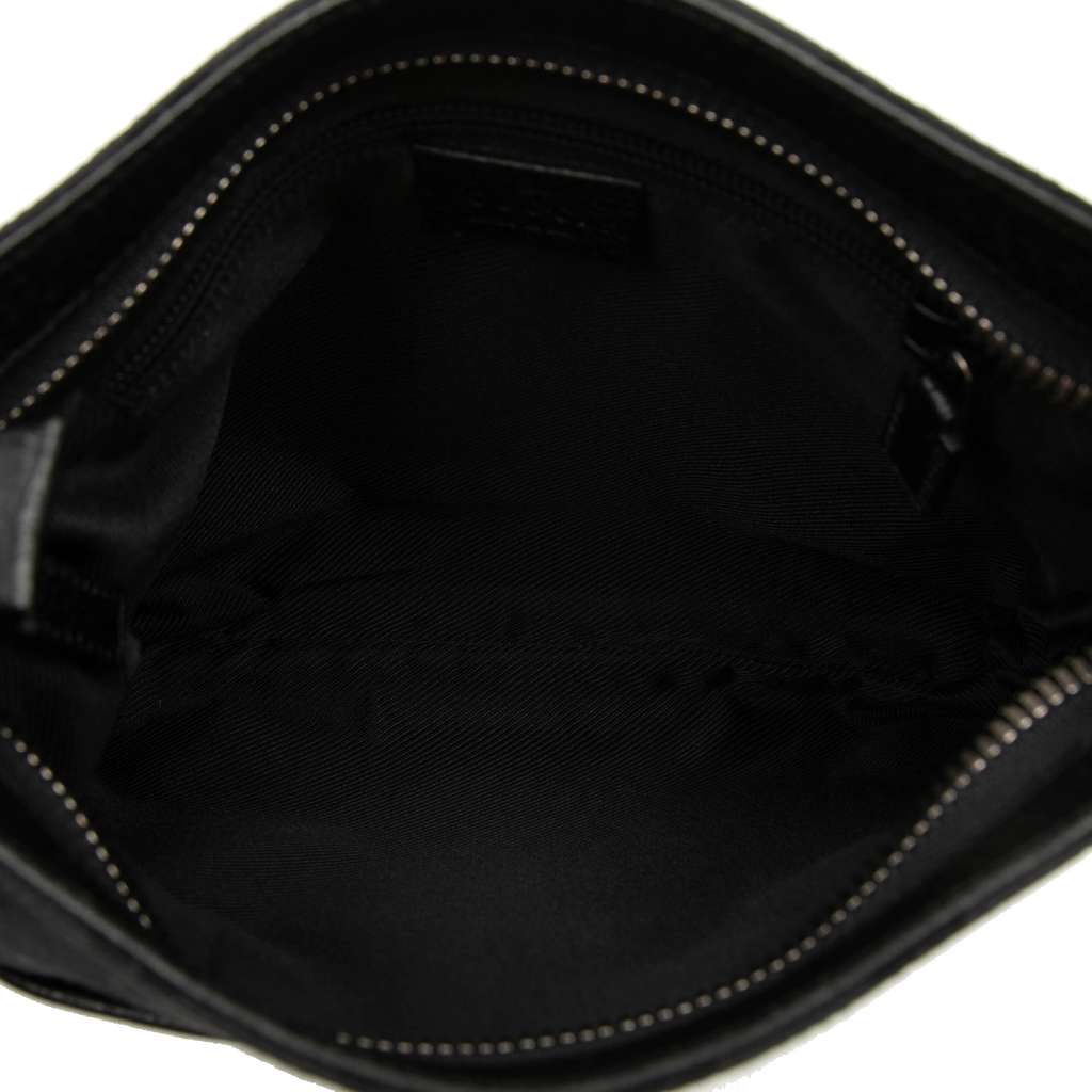 Gucci GG Canvas Crossbody Black Canvas Good condition - Model View