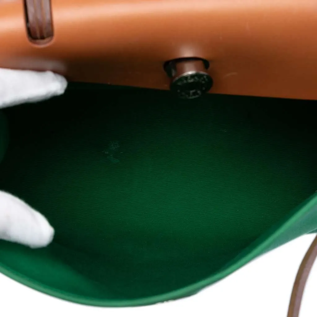 Hermès Toile Herbag Zip 31 Green Canvas Very good - Model View