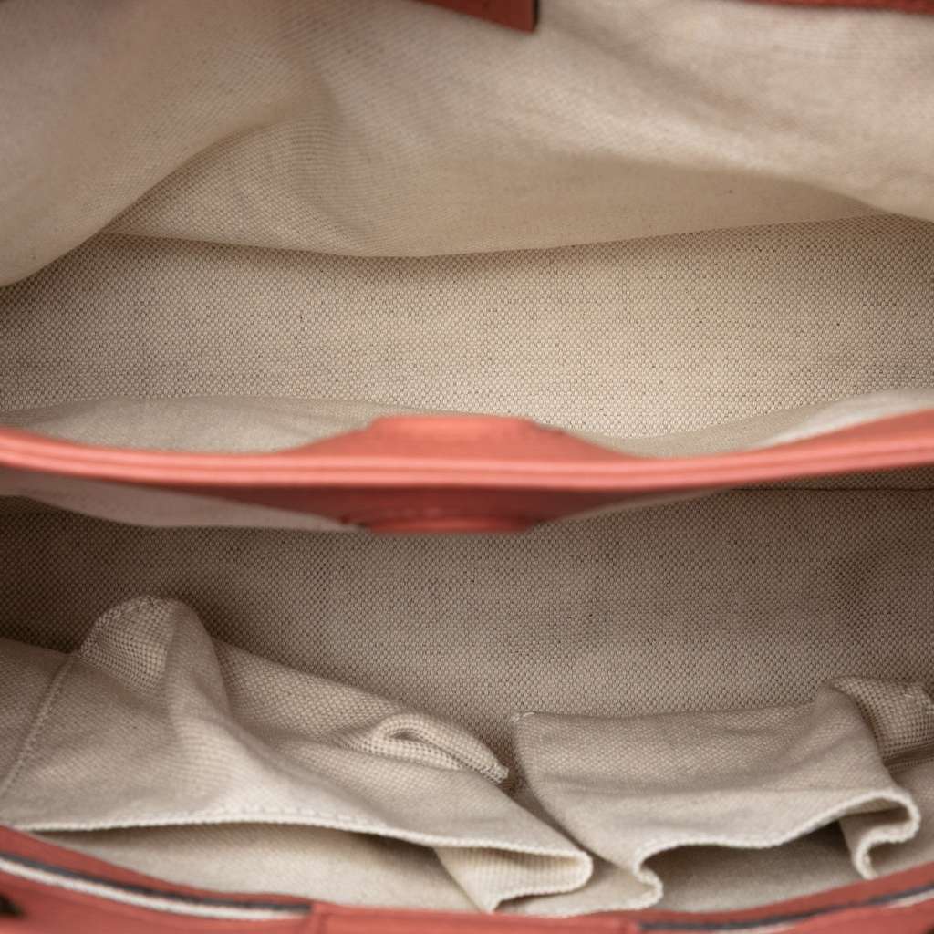 Gucci Small Calfskin Bamboo Shopper Satchel Pink Leather Good condition - Model View