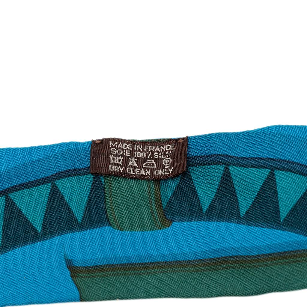 Hermès Couvertures et Tenues de Jour Surteint Silk Twilly Scarf Blue Silk Very good condition - Back View