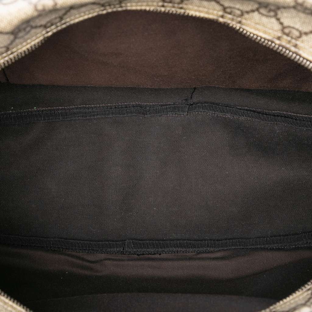 Gucci GG Supreme Crossbody Beige Good condition - Model View