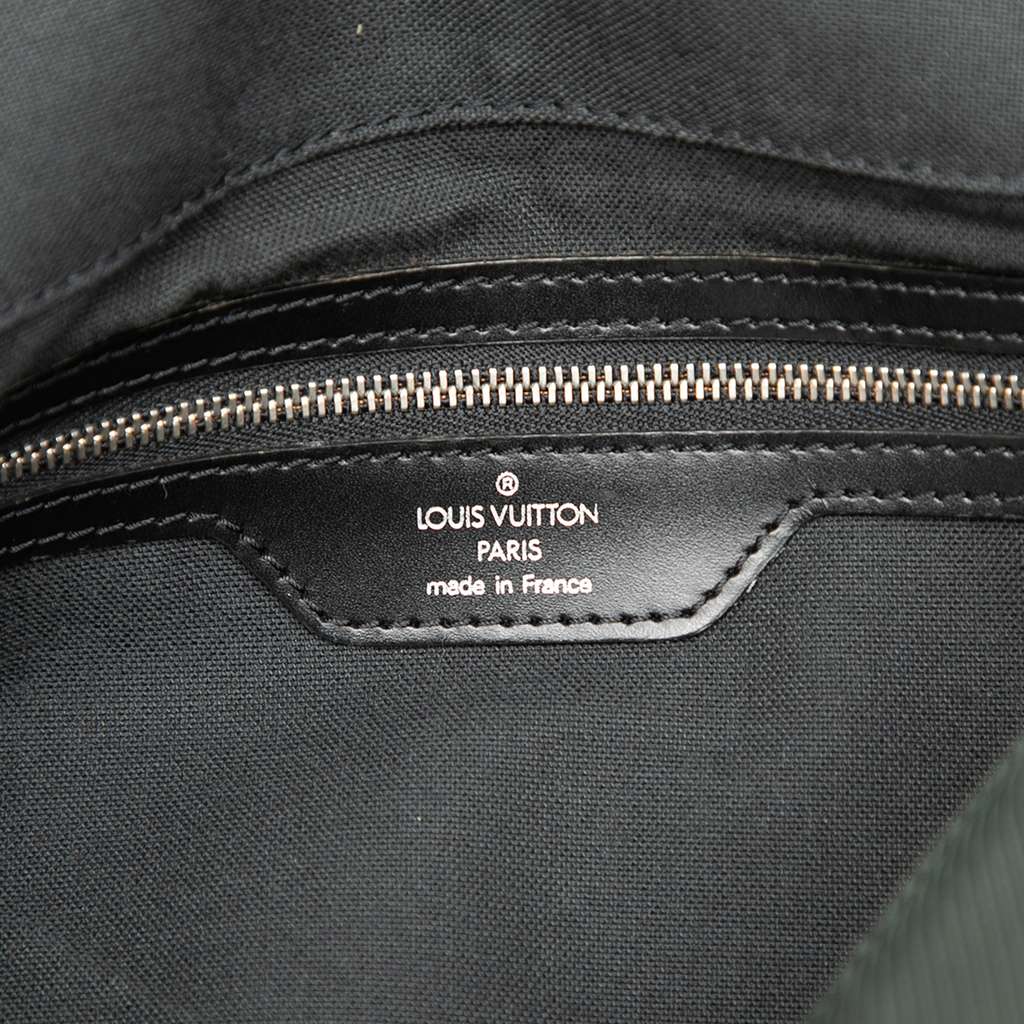 Louis Vuitton Taiga Dersou Green Leather Fair condition - Box View