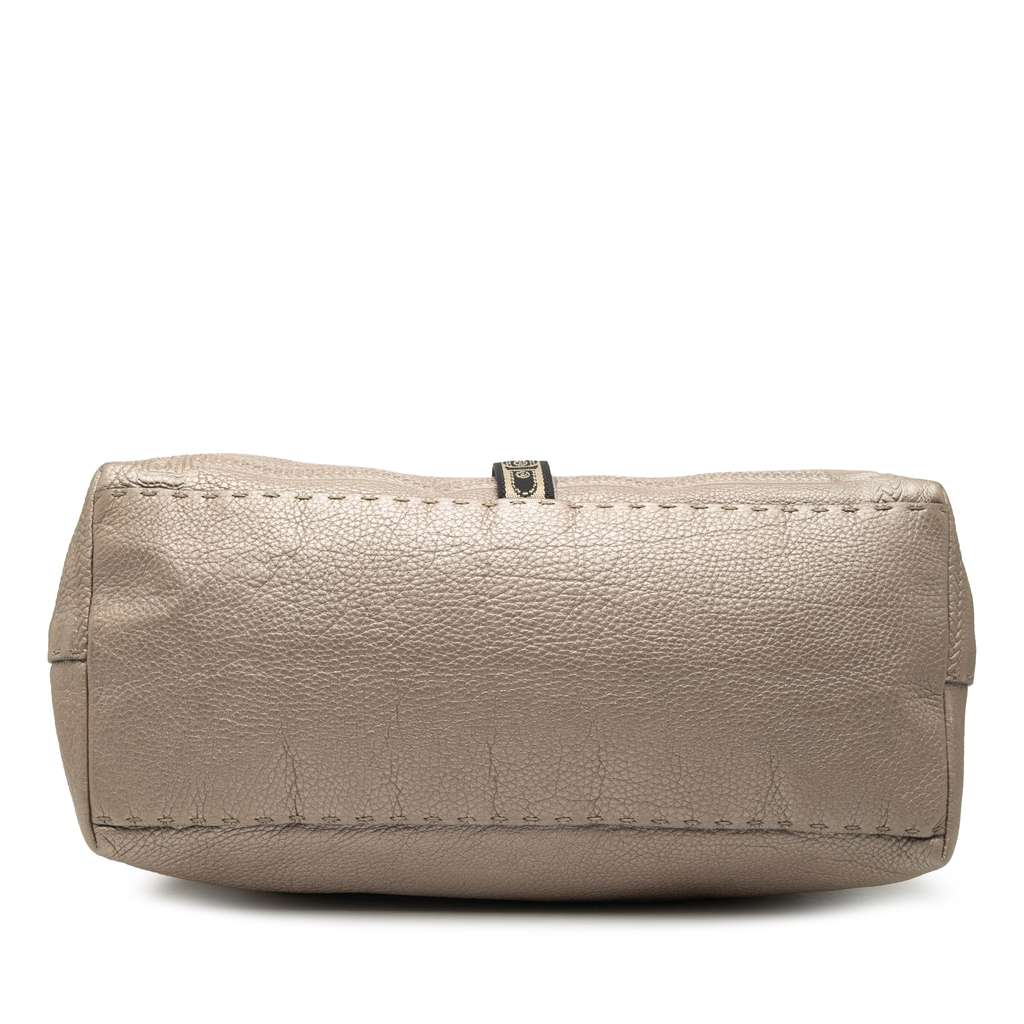 Fendi Large Leather Selleria Villa Borghese Tote Gold Leather Fair condition - Inside View