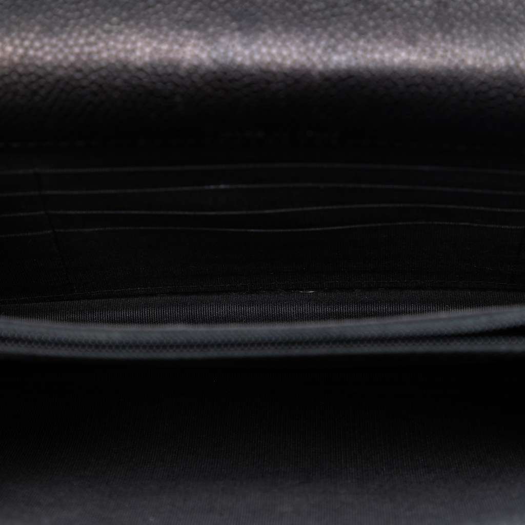 Chanel CC Chevron Caviar Square Wallet On Chain Black Leather Good condition - Model View